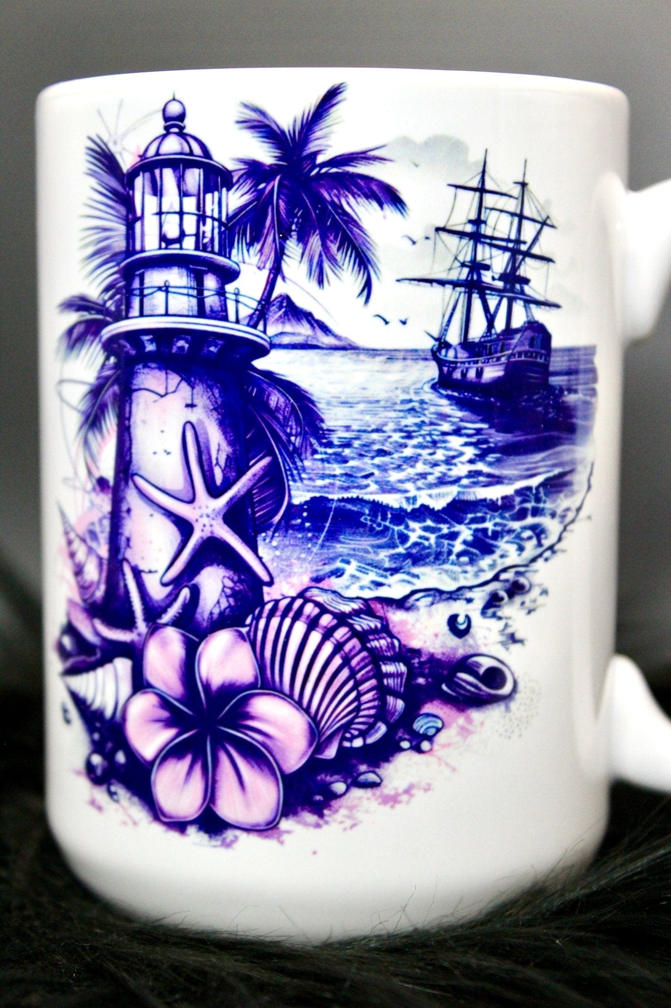 DillyDog Creations wrapin Mug  / Lighthouse